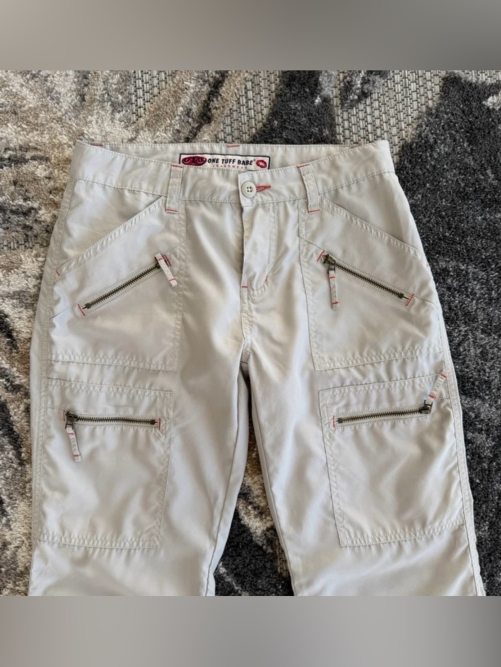 Y2K Women’s Cargo Pants Size 5 6 X 31 One Tuff Babe Zipper Tan mid Rise Bootcut